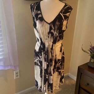 Simply Vera Vera Wang Black and Cream Midi Dress